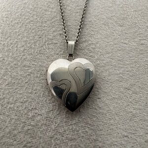 Vintage sterling Silver Heart Locket Necklace